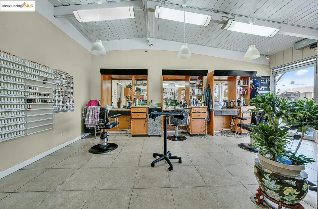 15028 Hesperian Boulevard San Leandro CA 94578
