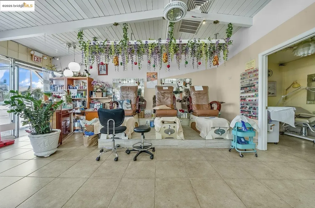 15028 Hesperian Boulevard San Leandro CA 94578