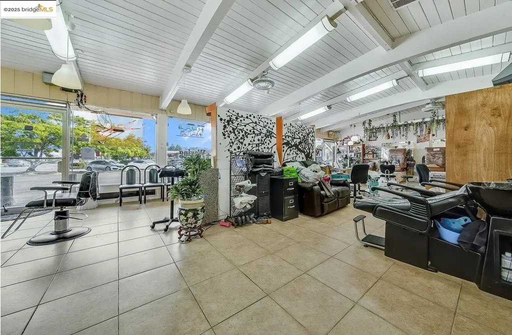 15028 Hesperian Boulevard San Leandro CA 94578