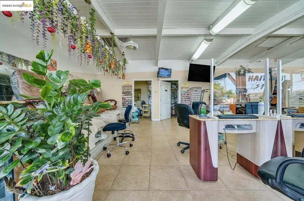 15028 Hesperian Boulevard San Leandro CA 94578