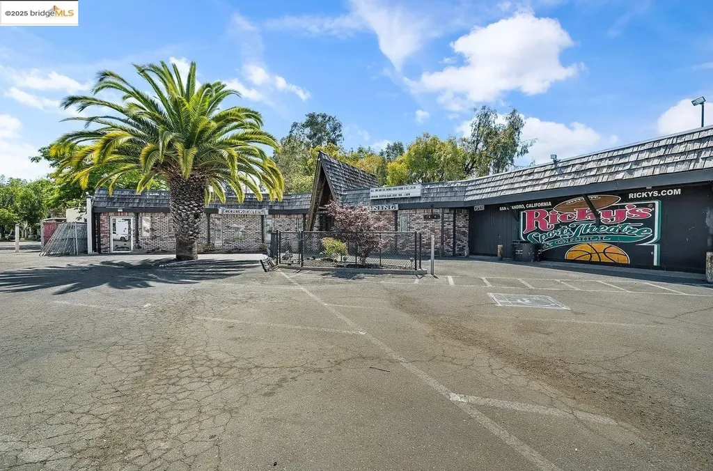 15028 Hesperian Boulevard San Leandro CA 94578