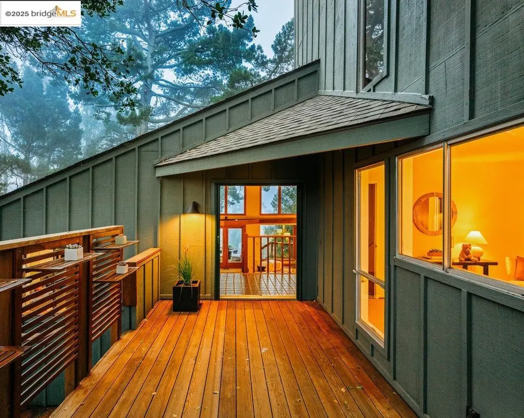 2359 Manzanita Oakland CA 94611