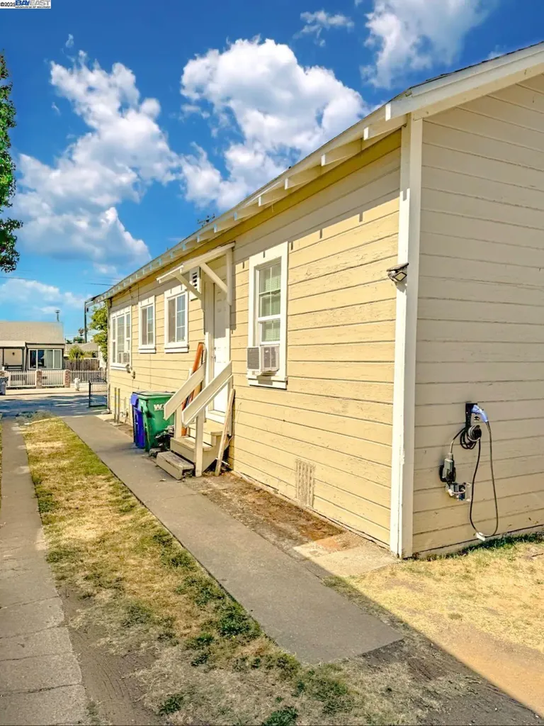 10504 Voltaire Avenue Oakland CA 94603