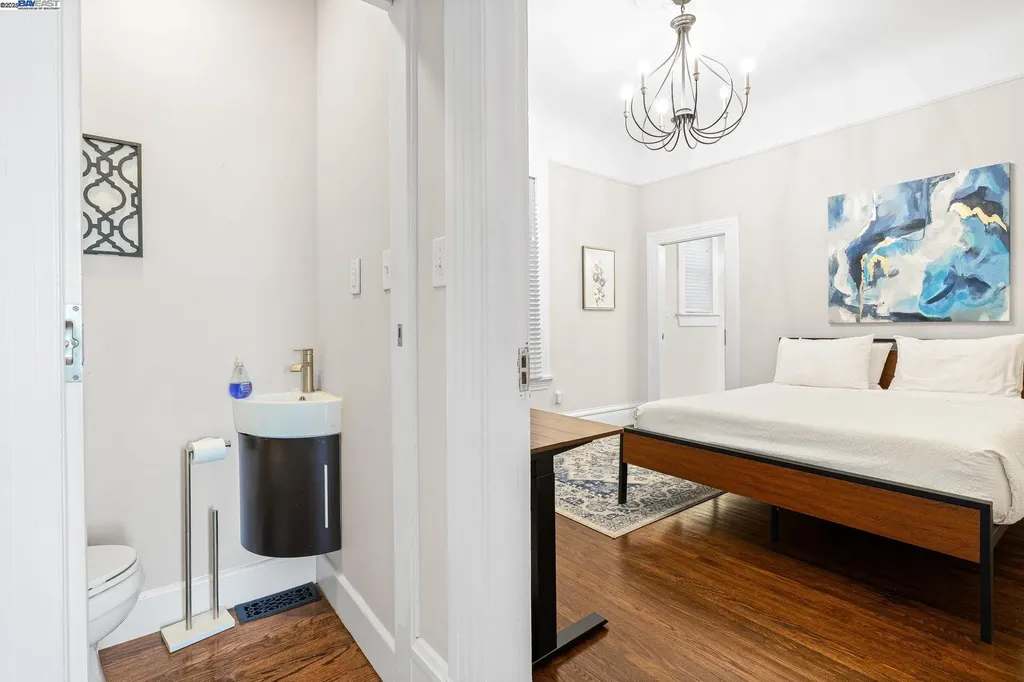 2207 21st Street Oakland CA 94606