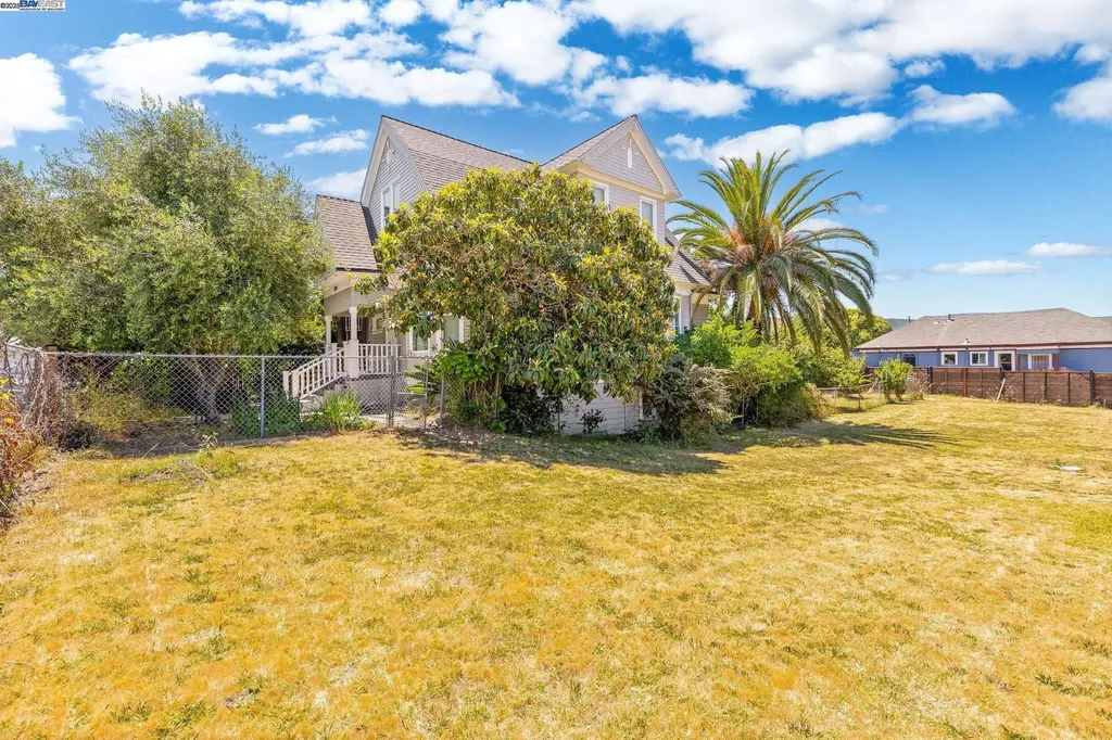 2207 21st Street Oakland CA 94606