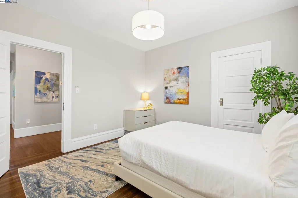 2207 21st Street Oakland CA 94606