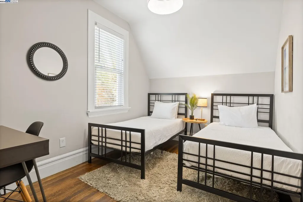 2207 21st Street Oakland CA 94606