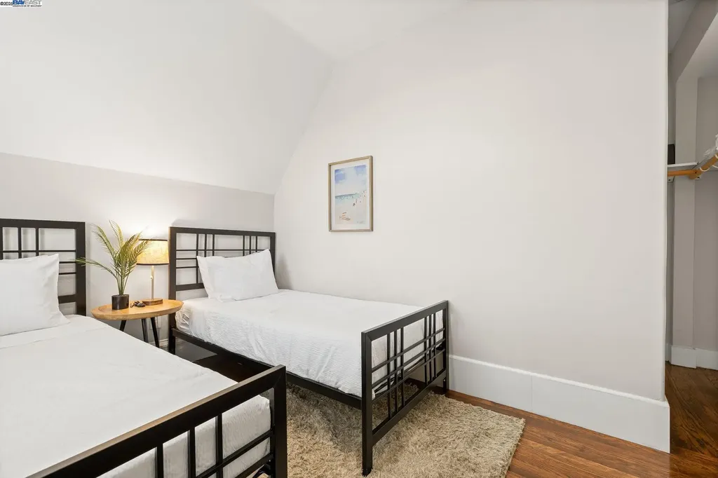 2207 21st Street Oakland CA 94606