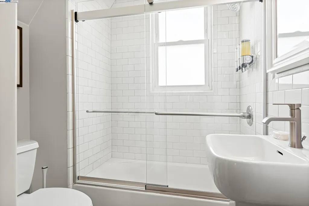 2207 21st Street Oakland CA 94606