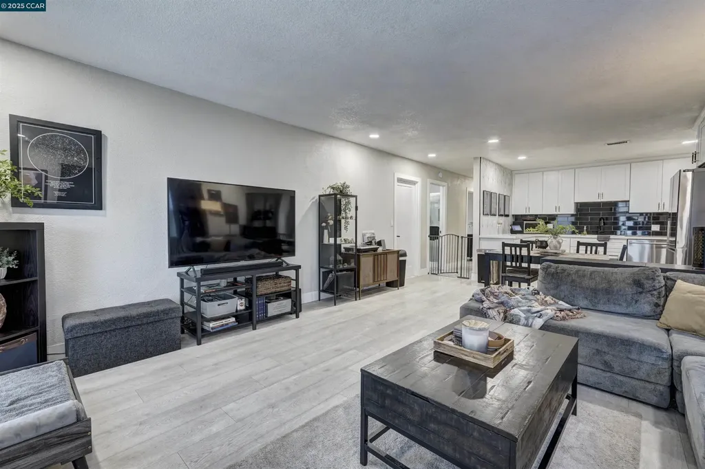 1324 104th Avenue Oakland CA 94603