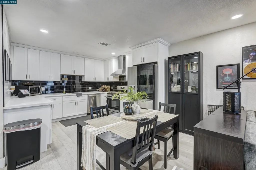 1324 104th Avenue Oakland CA 94603