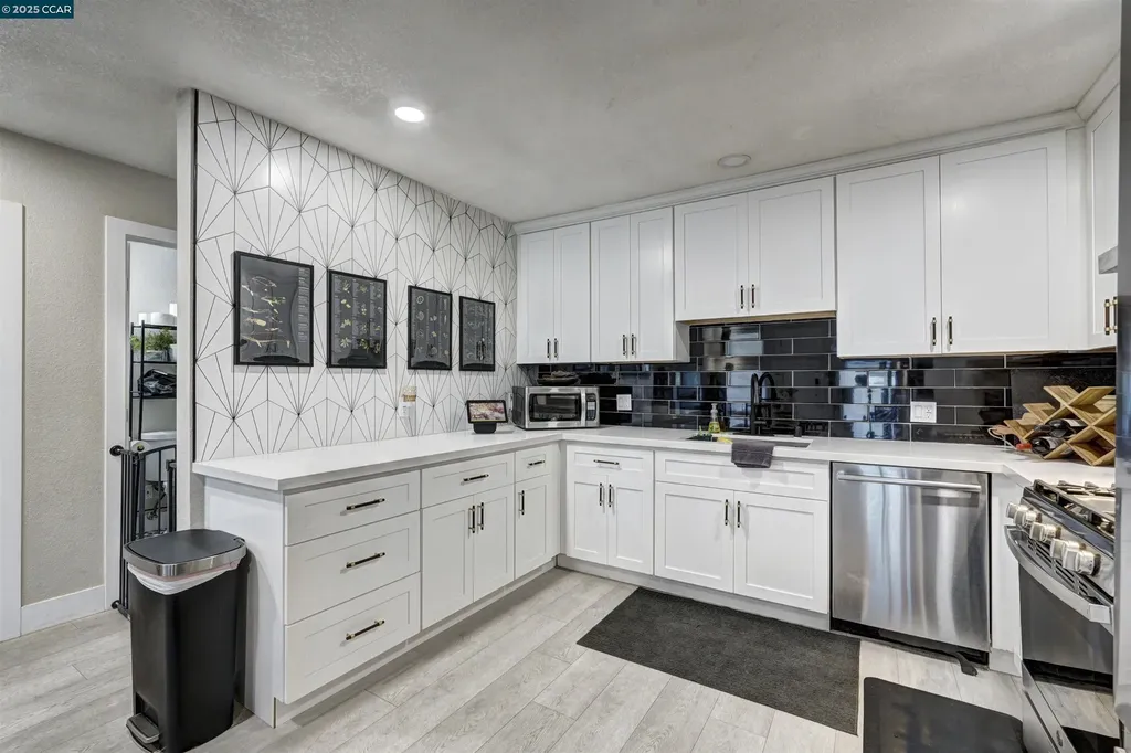 1324 104th Avenue Oakland CA 94603