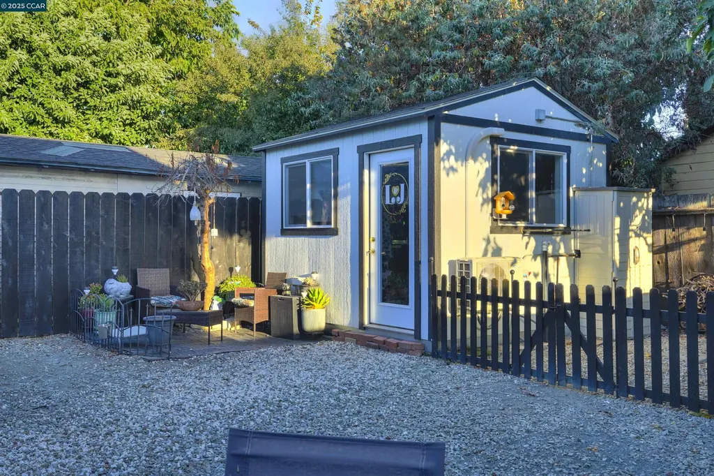 1324 104th Avenue Oakland CA 94603