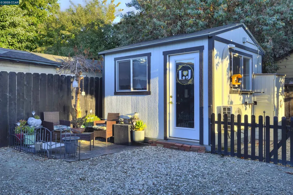 1324 104th Avenue Oakland CA 94603