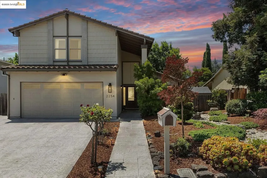 2254 Hidden Lakes Court Martinez CA 94553