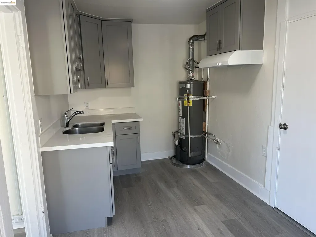 2017 27th Avenue Oakland CA 94601