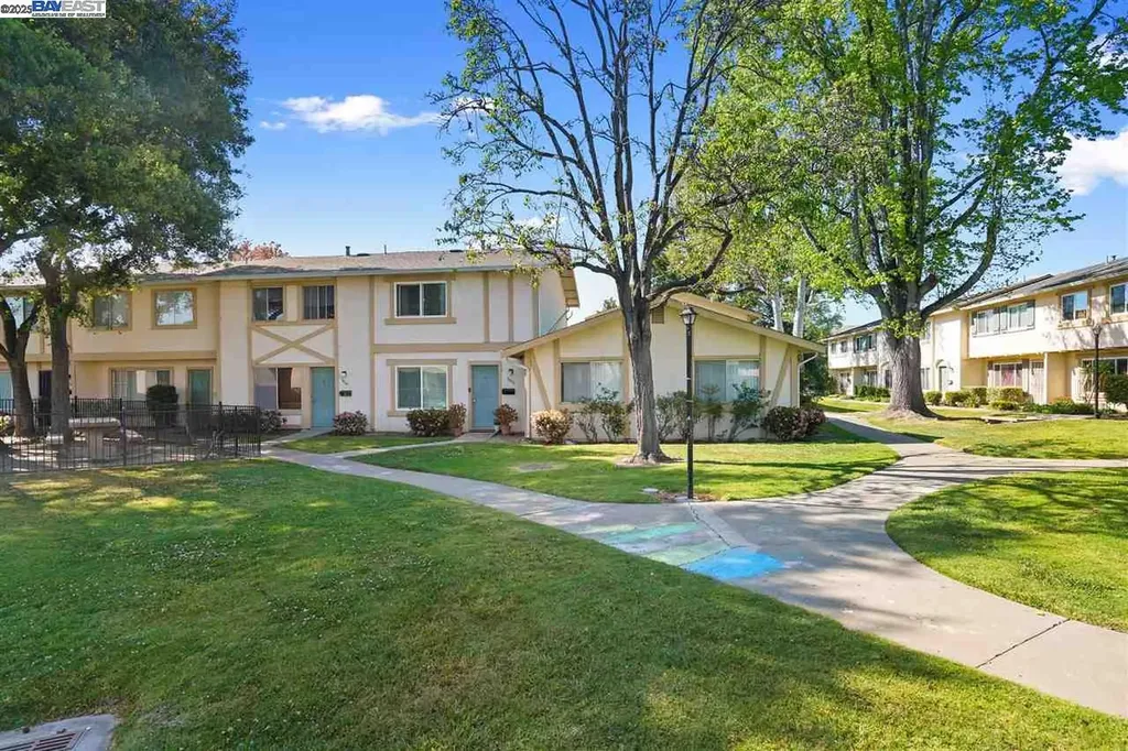 38551 Royal Ann Common Fremont CA 94536