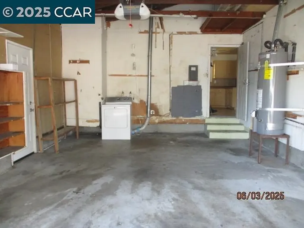 207 Thomas Way Pittsburg CA 94565