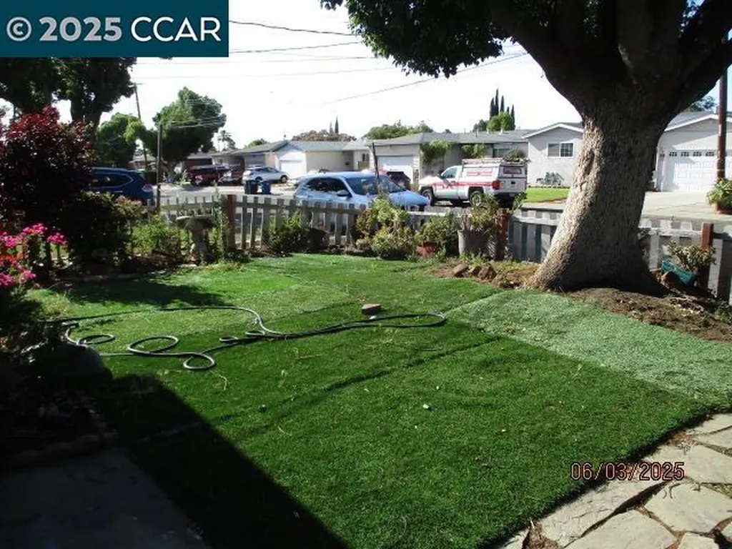 207 Thomas Way Pittsburg CA 94565