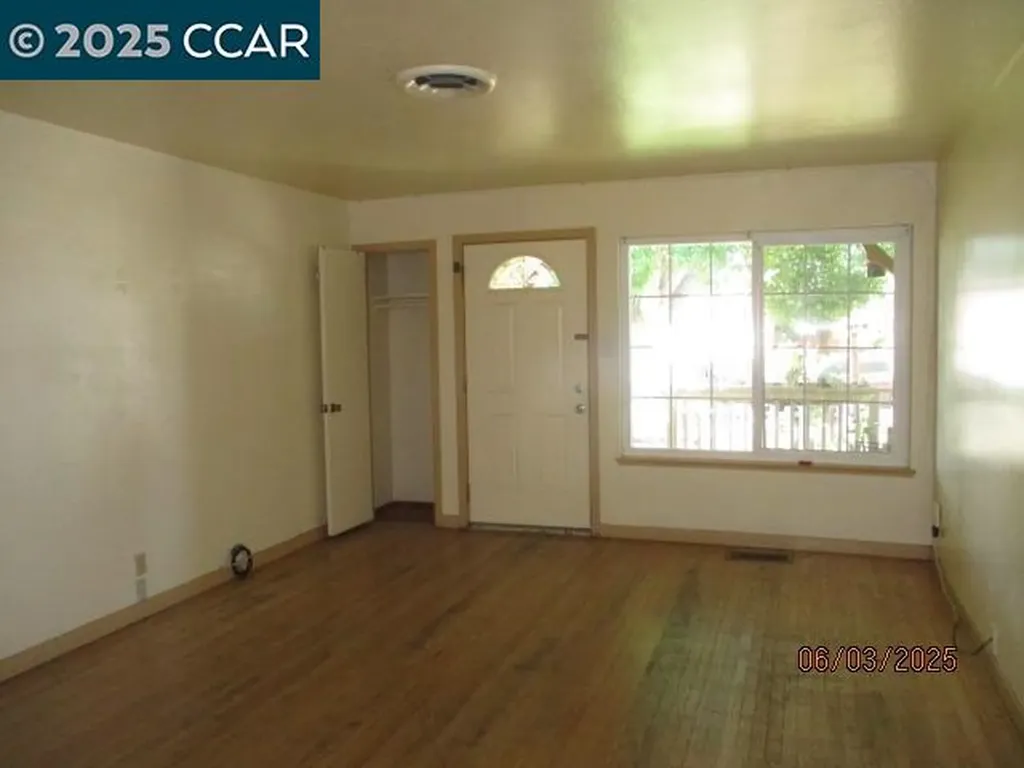 207 Thomas Way Pittsburg CA 94565