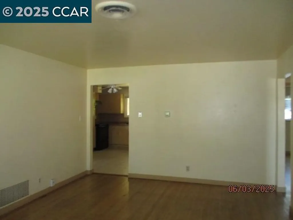 207 Thomas Way Pittsburg CA 94565