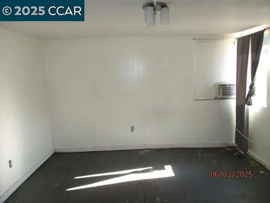 207 Thomas Way Pittsburg CA 94565