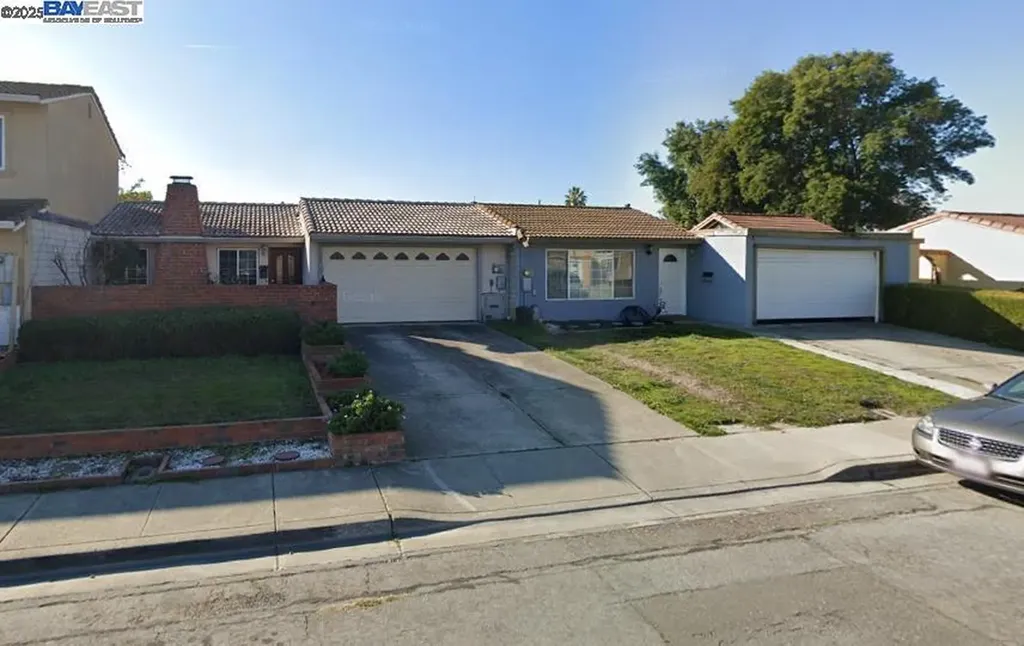 33169 Lake Oneida Street Fremont CA 94555