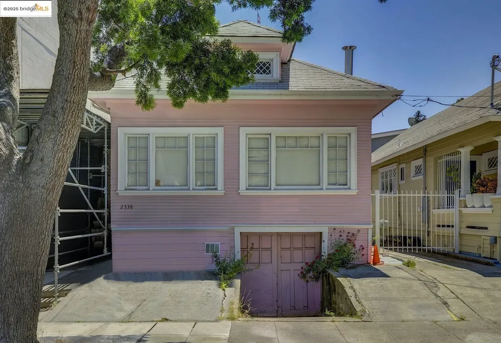 2338 Waverly Street Oakland CA 94612