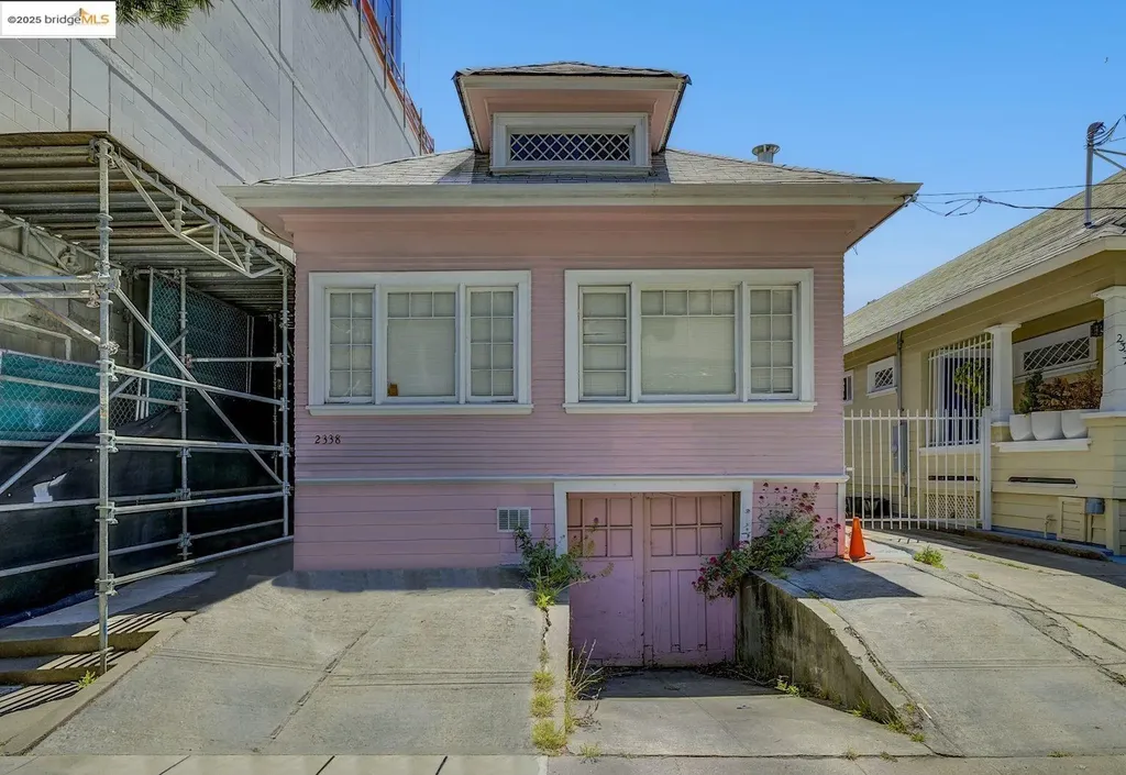 2338 Waverly Street Oakland CA 94612
