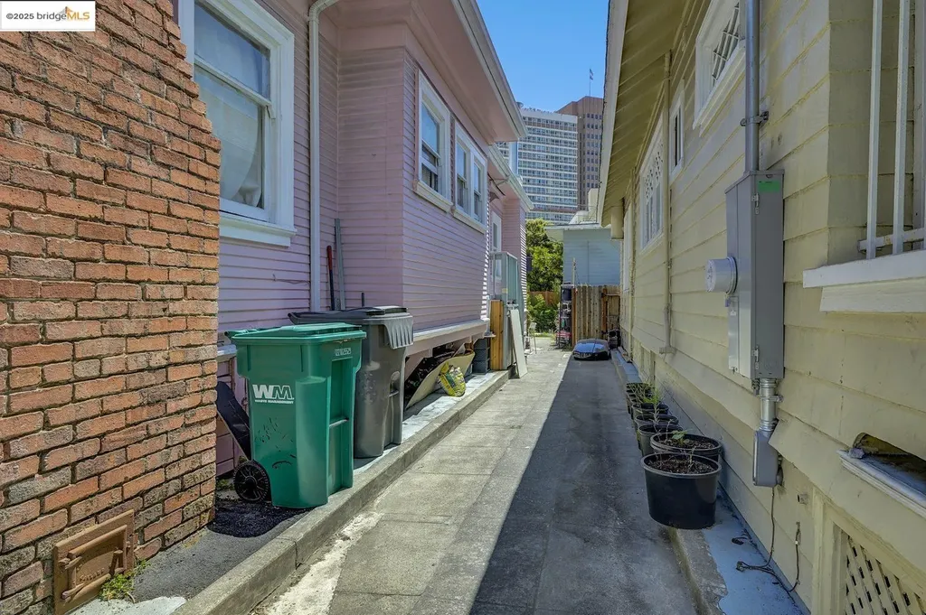 2338 Waverly Street Oakland CA 94612