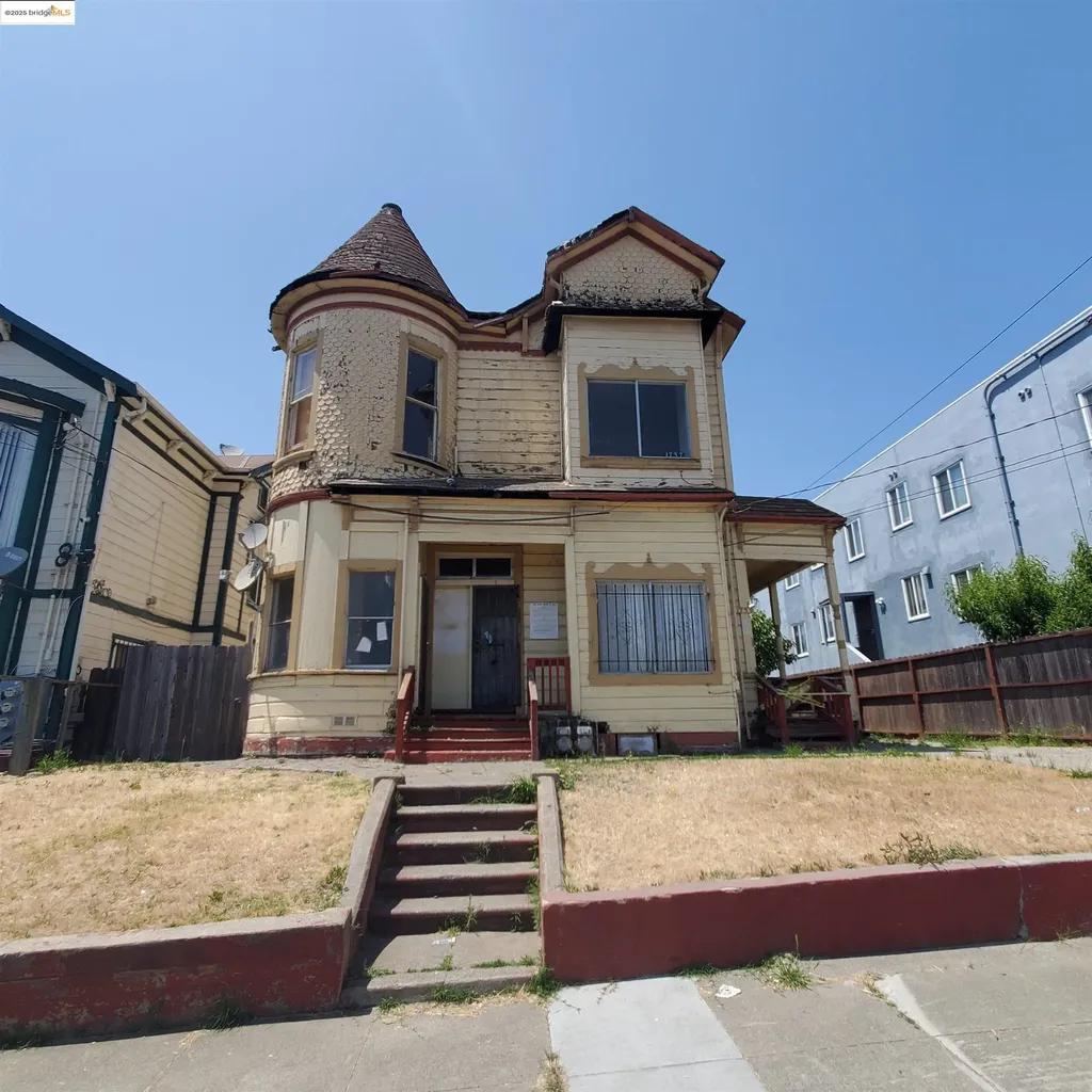 1737 13th Avenue Oakland CA 94606