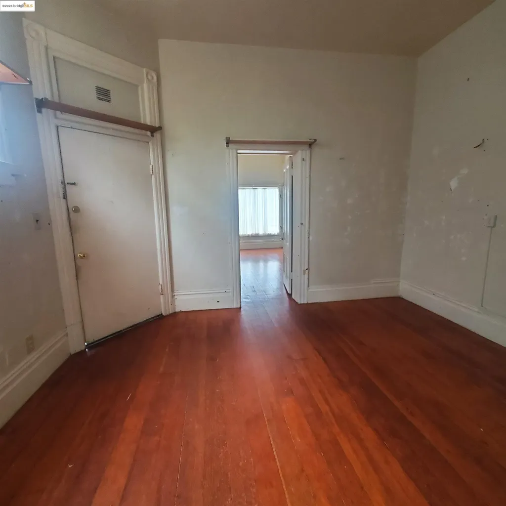 1737 13th Avenue Oakland CA 94606