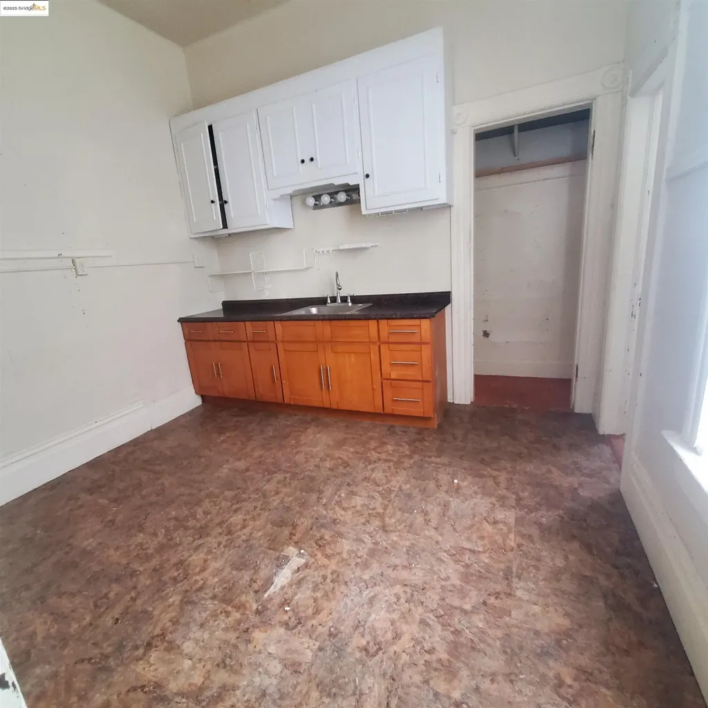 1737 13th Avenue Oakland CA 94606