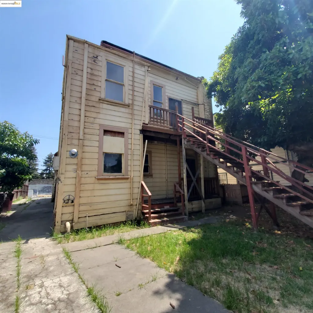 1737 13th Avenue Oakland CA 94606