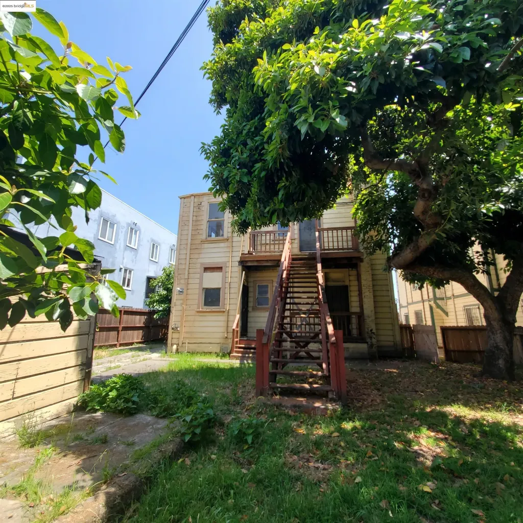 1737 13th Avenue Oakland CA 94606