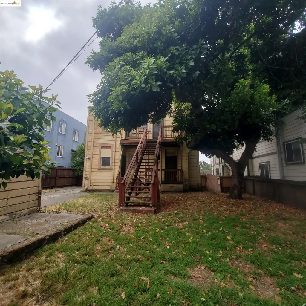 1737 13th Avenue Oakland CA 94606