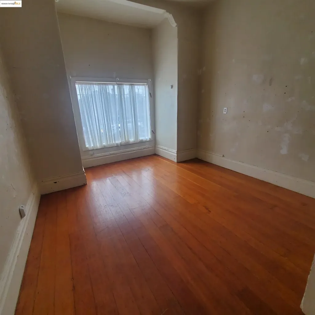 1737 13th Avenue Oakland CA 94606