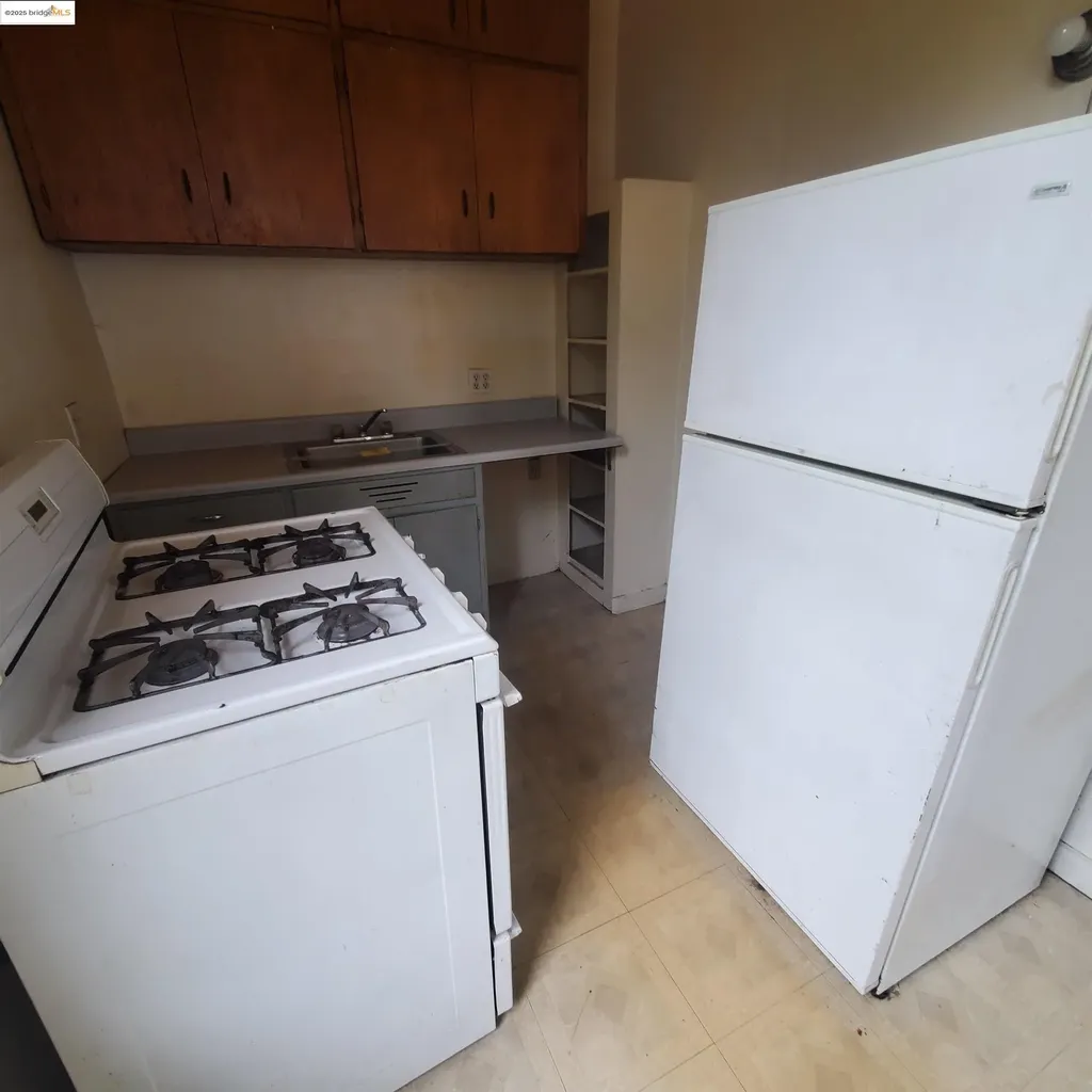1737 13th Avenue Oakland CA 94606