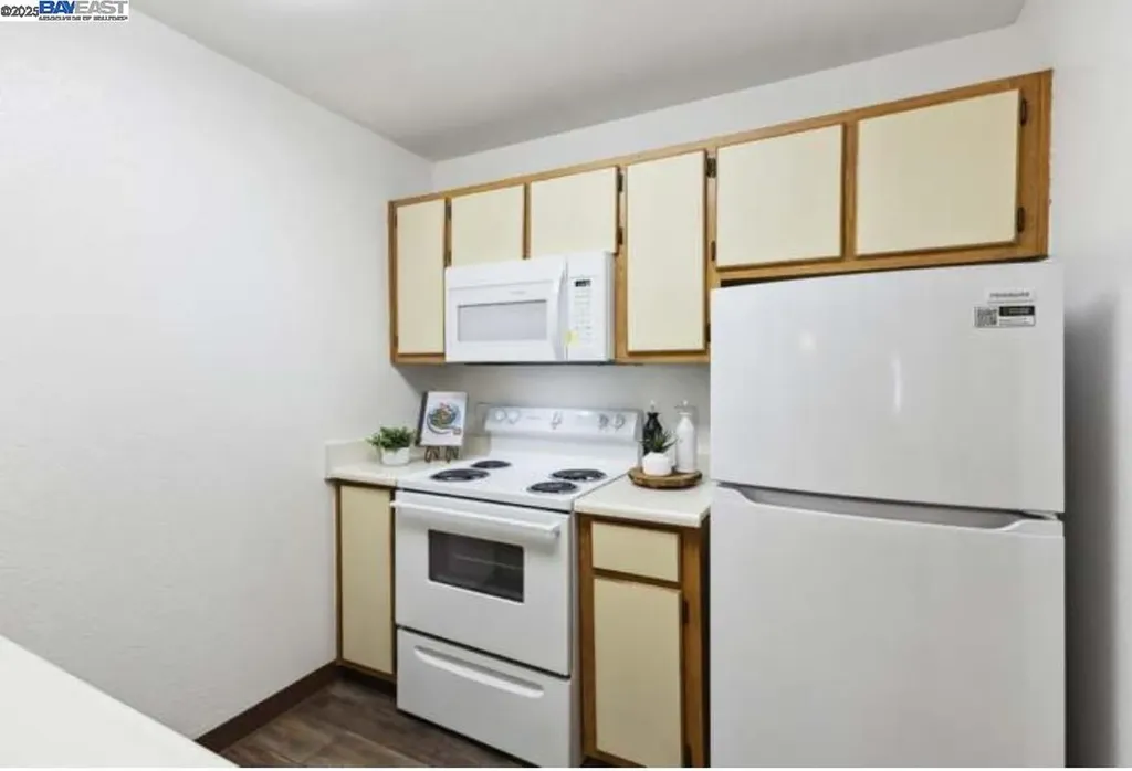 680 Dartmore Lane Hayward CA 94544