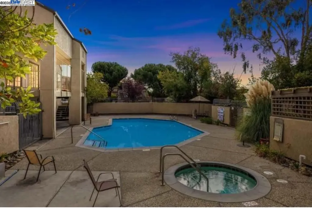 680 Dartmore Lane Hayward CA 94544