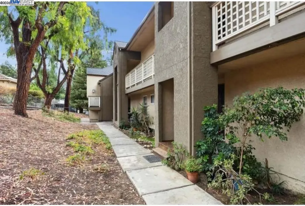 680 Dartmore Lane Hayward CA 94544
