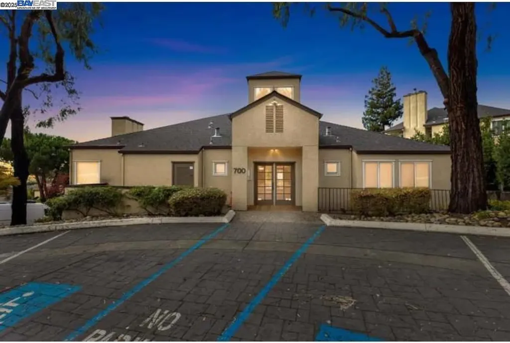 680 Dartmore Lane Hayward CA 94544