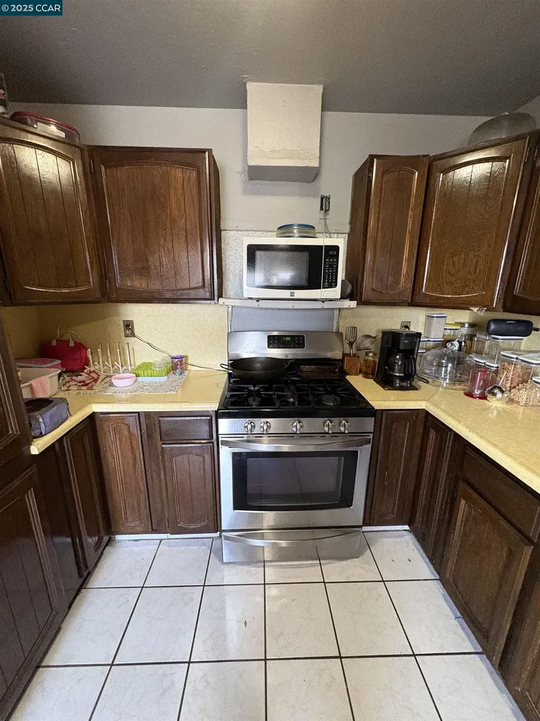 9501 Castlewood Street Oakland CA 94603