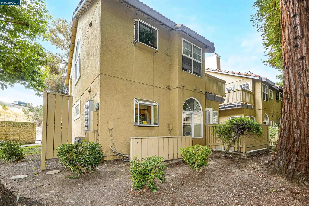 1407 Forest Run Hercules CA 94547