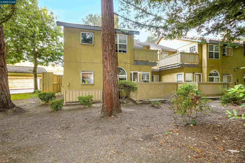 1407 Forest Run Hercules CA 94547