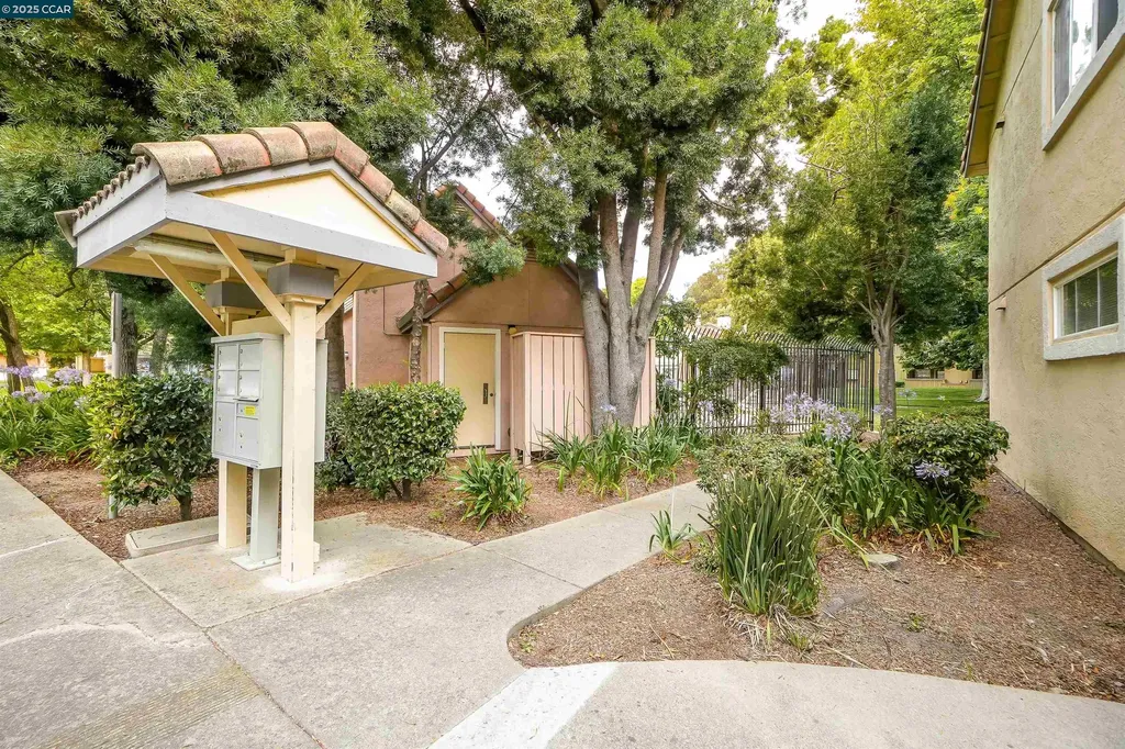1407 Forest Run Hercules CA 94547