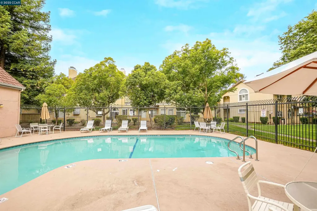 1407 Forest Run Hercules CA 94547
