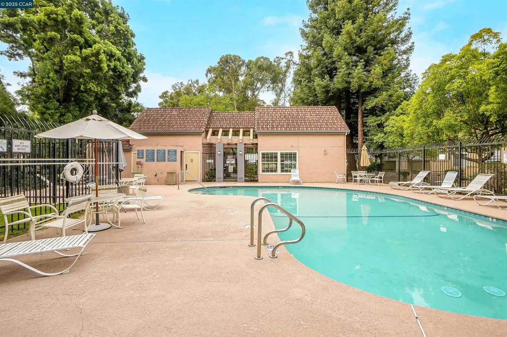 1407 Forest Run Hercules CA 94547