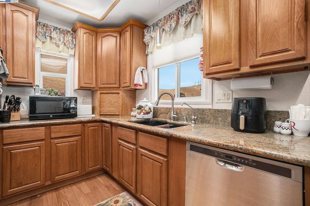 5799 Nortonville Pittsburg CA 94565