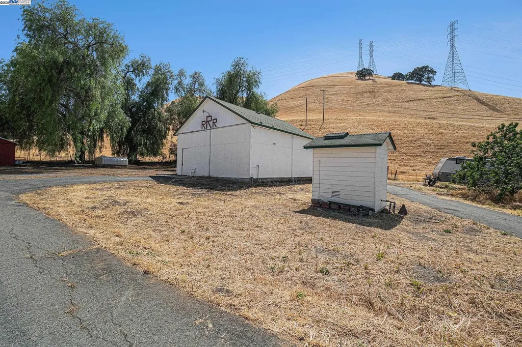 5799 Nortonville Pittsburg CA 94565